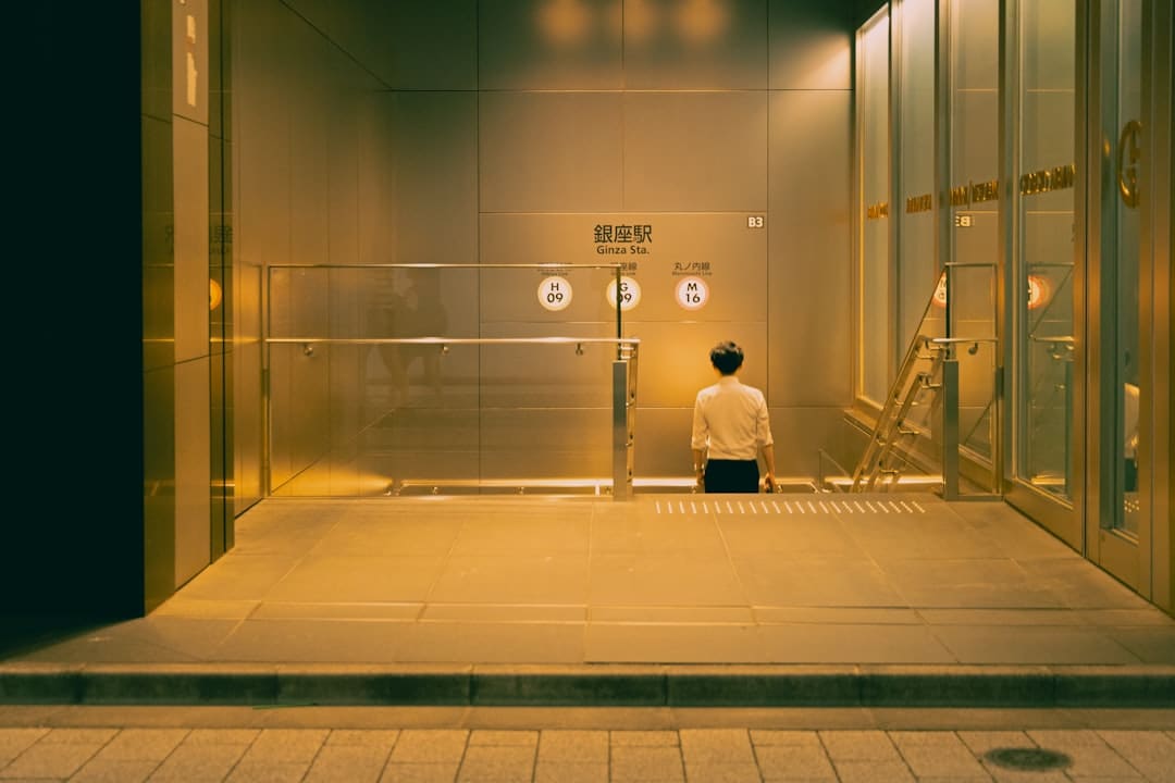 “下大棋”仍是“算小账”：下半年即时零售商场的战略分野